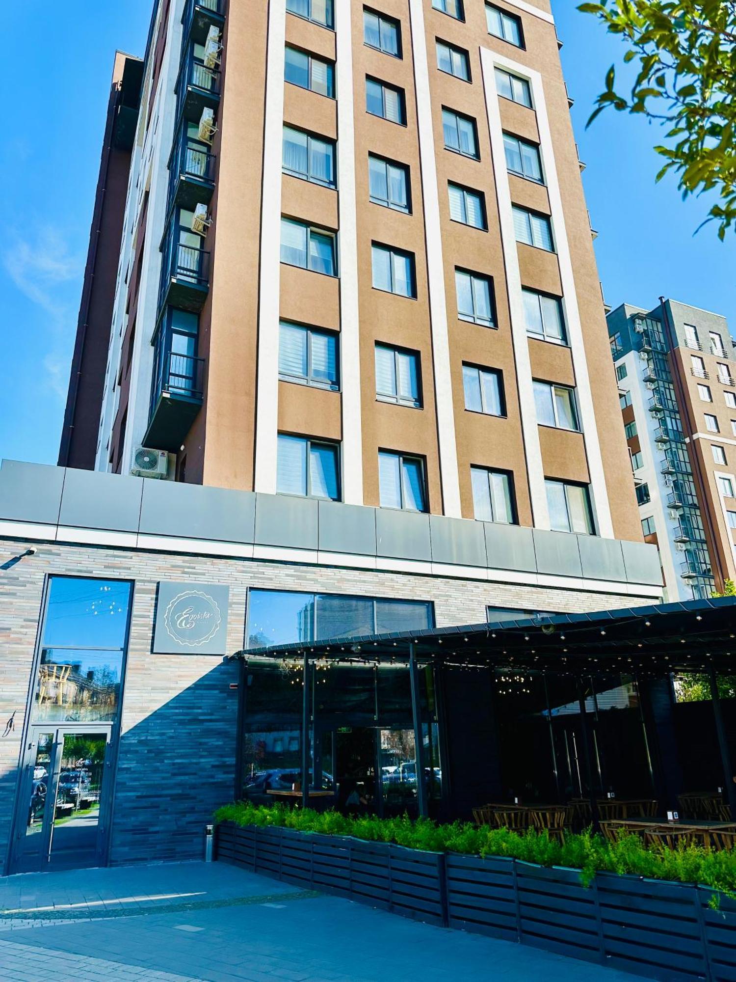 Modern Apartments With A Coffee Machine In The City Center, A View Of The City Rivne Exterior foto
